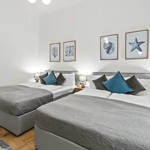 Central, 5 Min Walk To U4 Friedensbruecke Viena